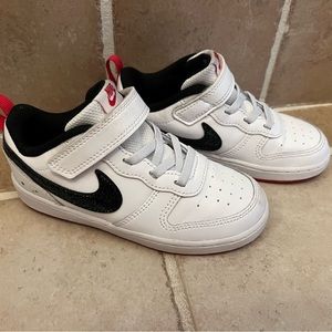 Nike Court Borough Low 2 SE - Little Kids Size 10 - White Very Berry